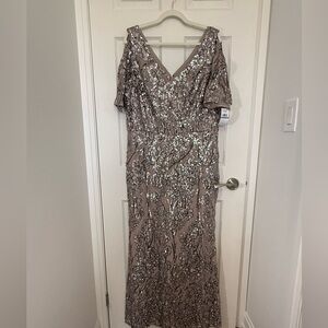 Alex Evenings Floral Lace Maxi Dress in Silver and Cream